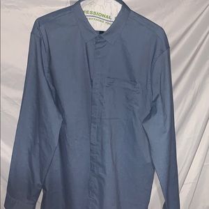 Men’s Lululemon dress shirt.